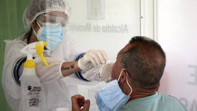 13 fallecidos y 1350 contagios por COVID en Santander