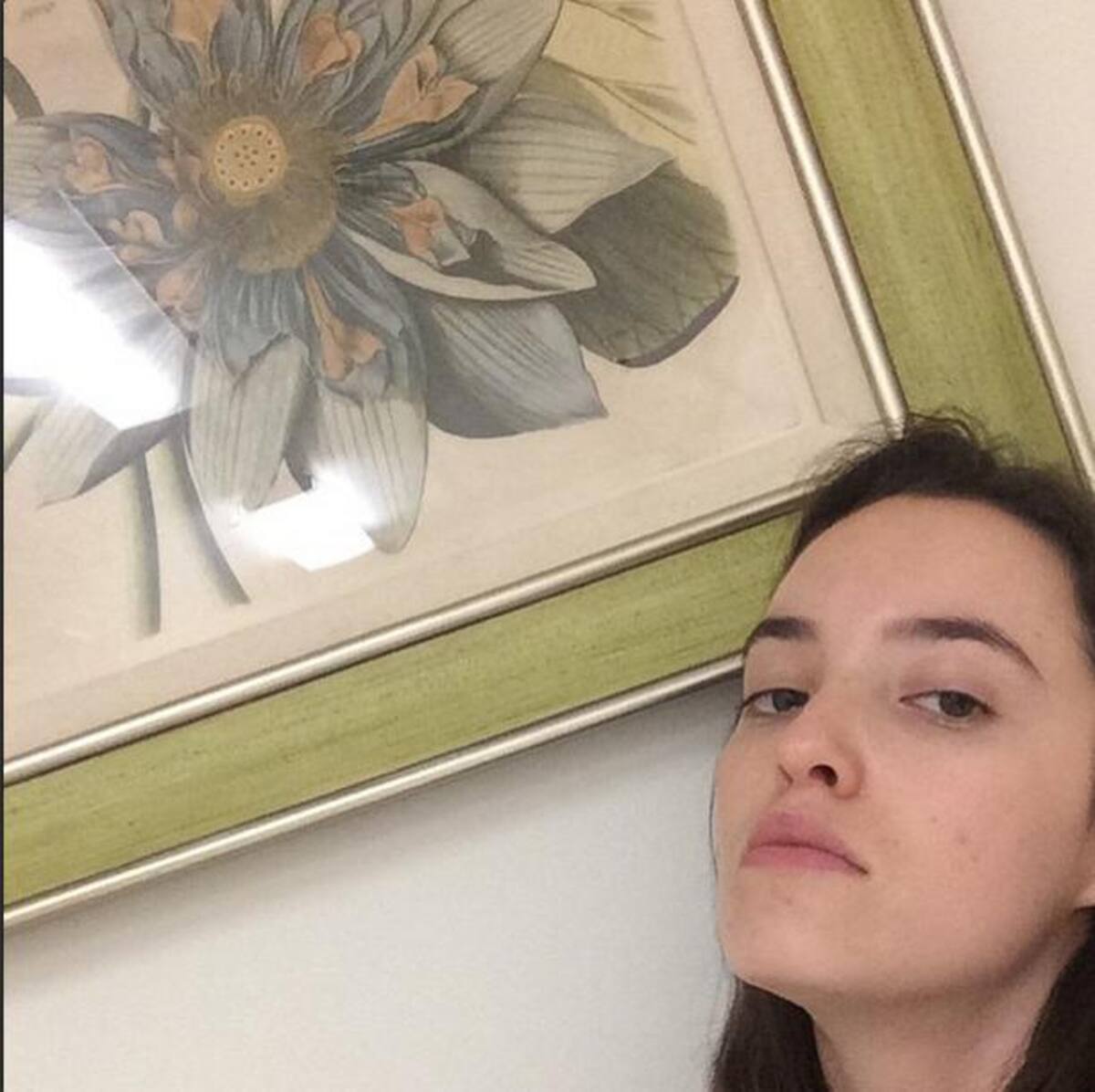 La joven no se toma las fotos que publican las modelos tradicionales. Prefiere mostrarse natural e incluso desarreglada.