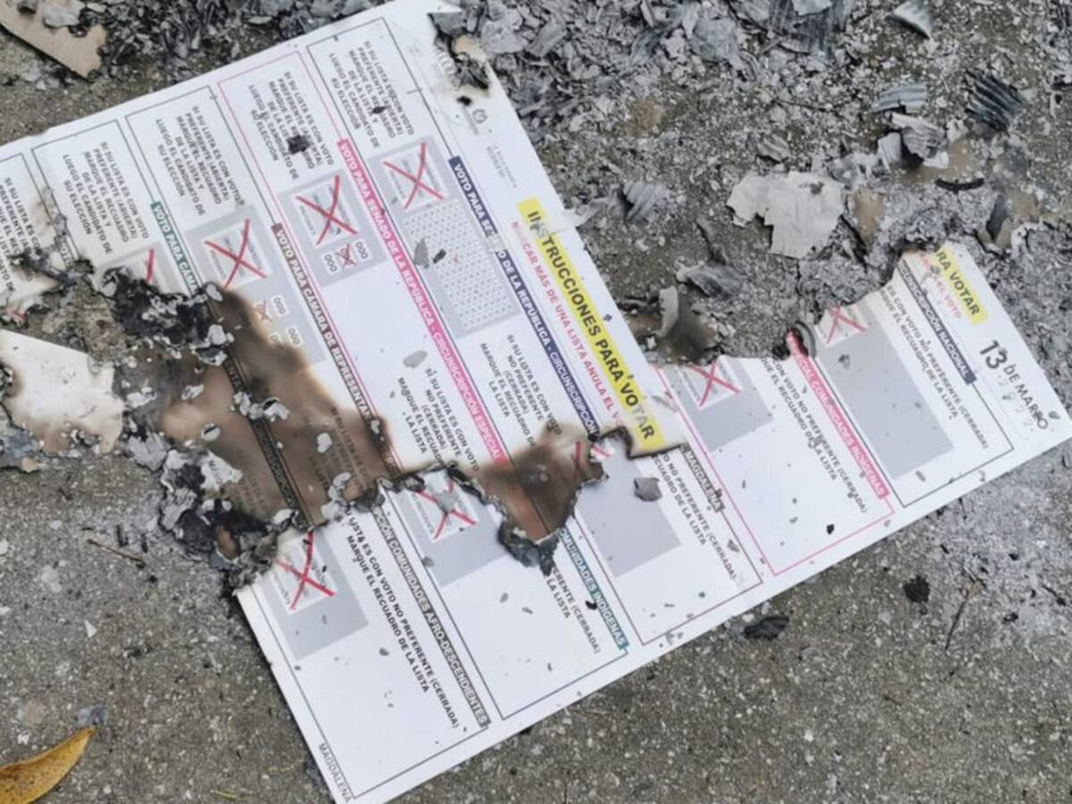 Comunidad de Guachaca quema los tarjetones electorales