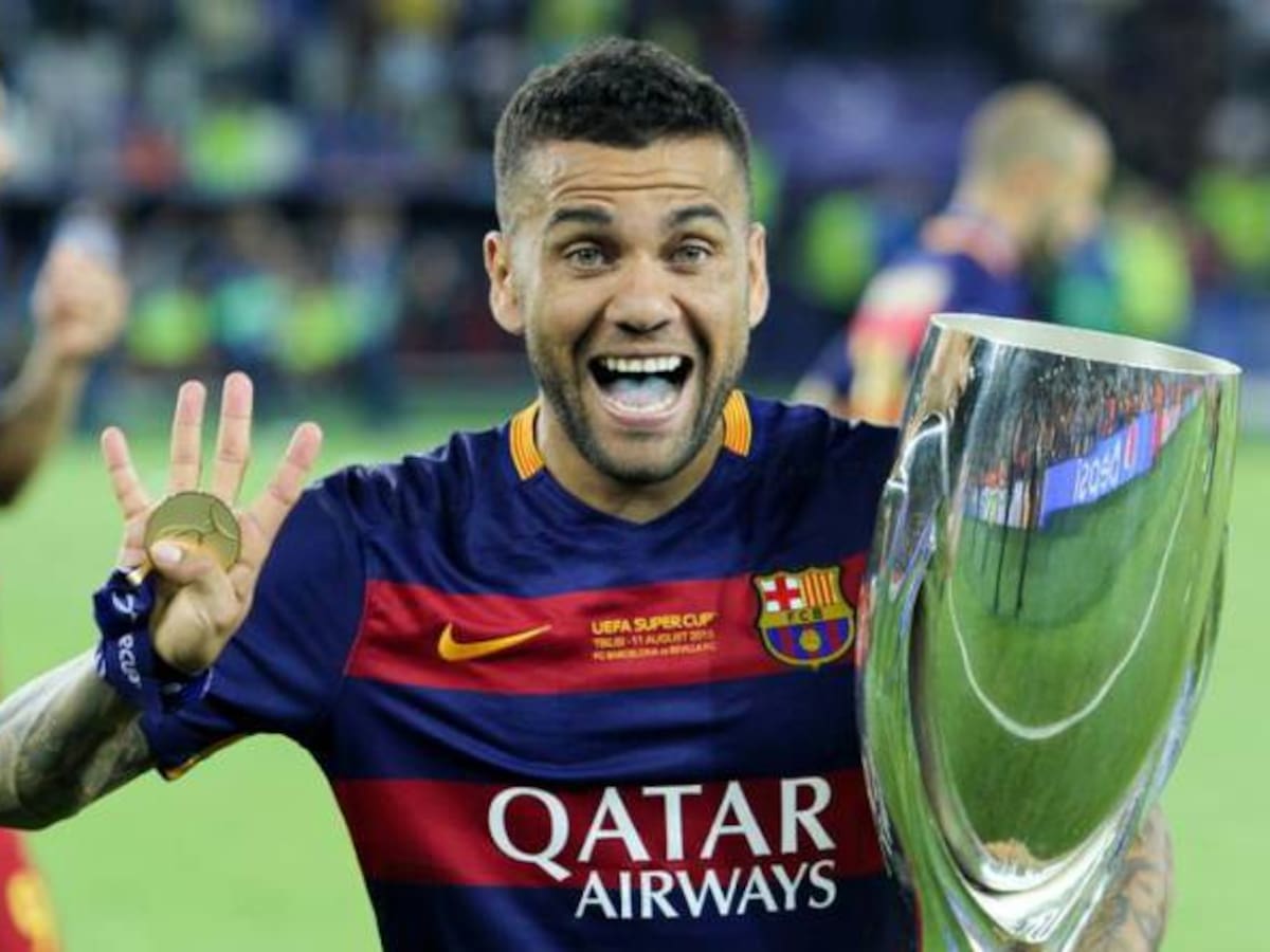 Dani Alves se dejó contagiar de la bicicleta
