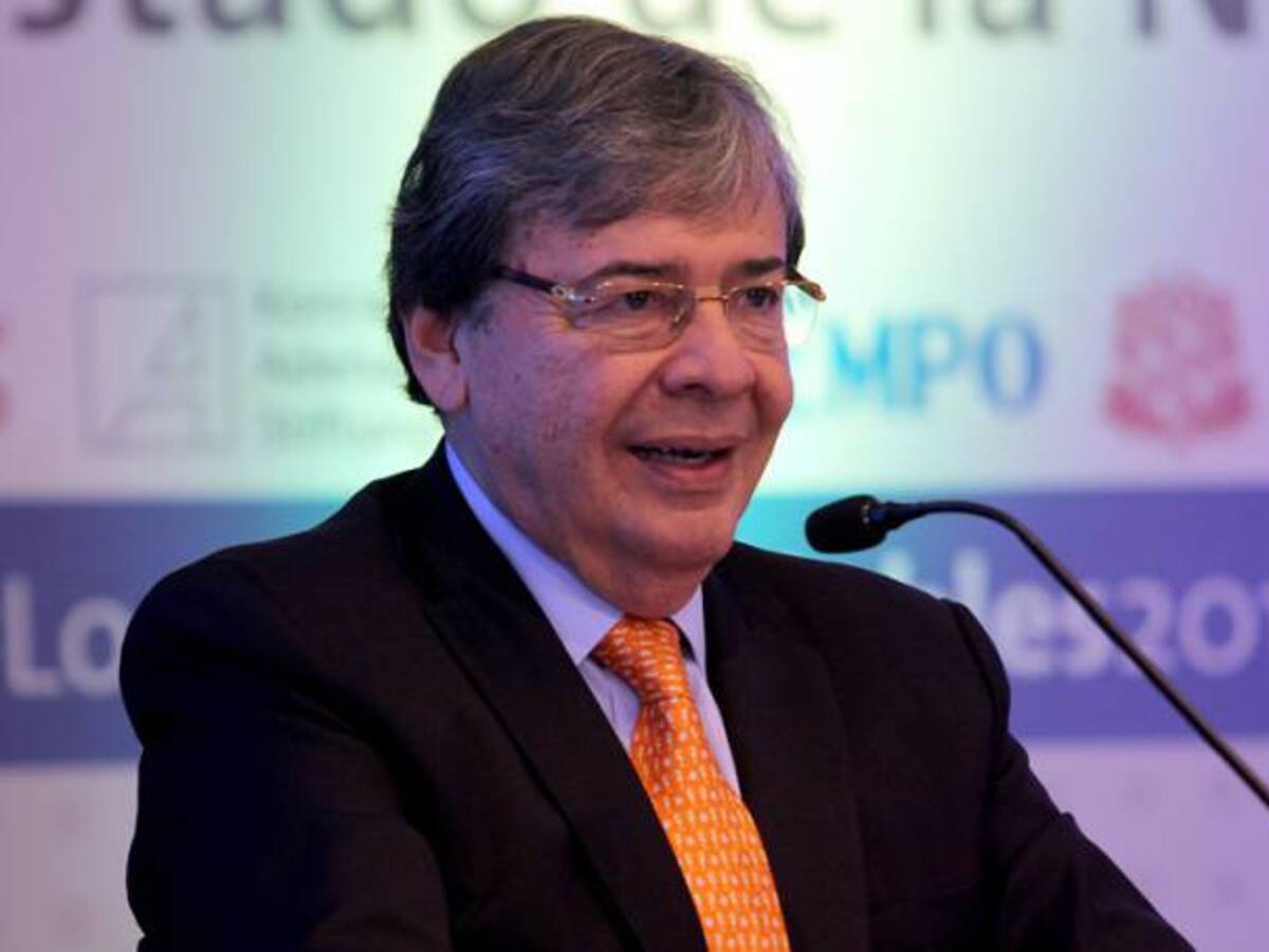 Conservaré lo bueno y cambiaré lo malo del proceso de paz: Carlos Holmes Trujillo