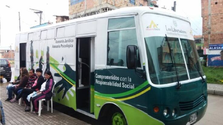 El consultorio Móvil que ofrece asesoría jurídica y psicológica gratuita
