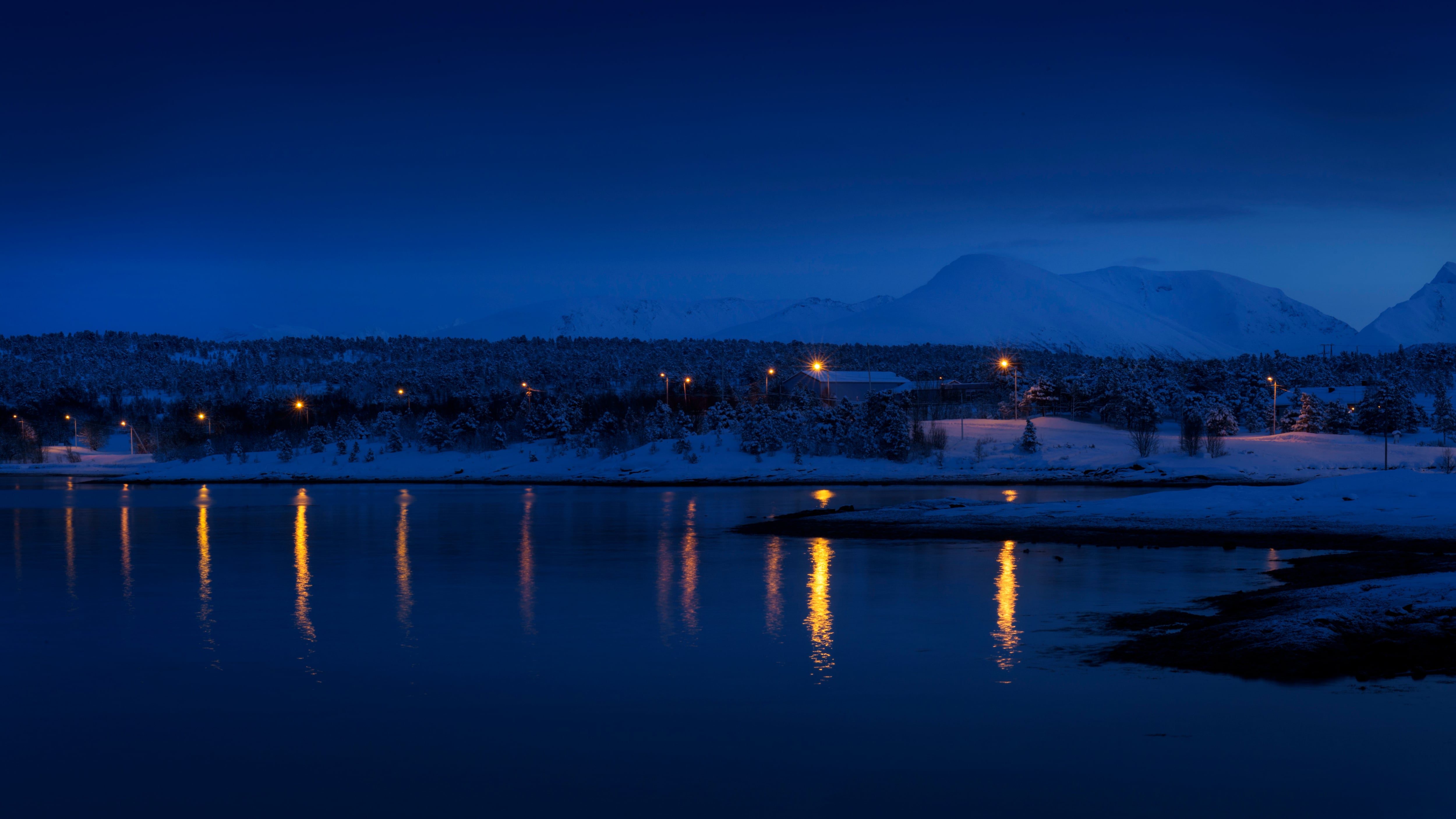Vista durante la noche polar en Noruega (Foto vía Getty Images)