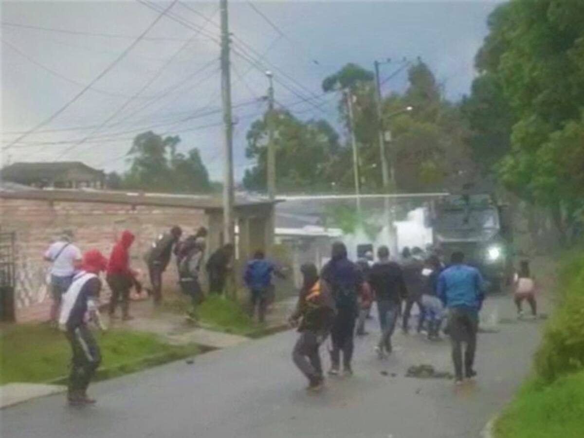 Nuevos disturbios entre reclamantes de vivienda y Esmad en Popayán