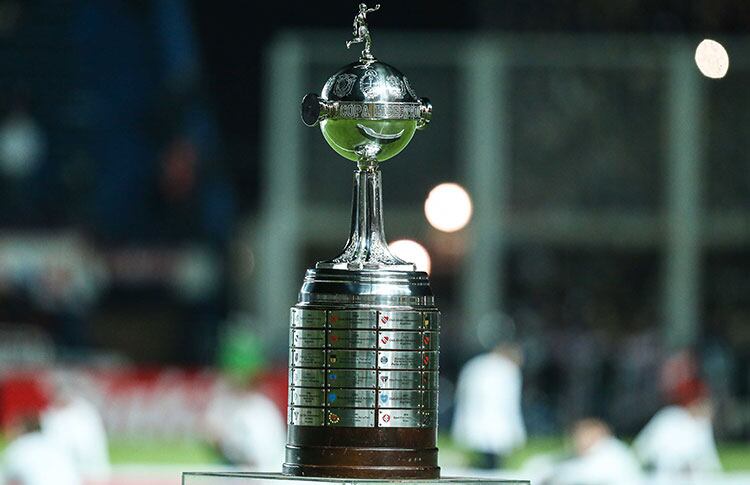 Trofeo Copa Libertadores. Imagen tomada de la página oficial de la Conmbeol