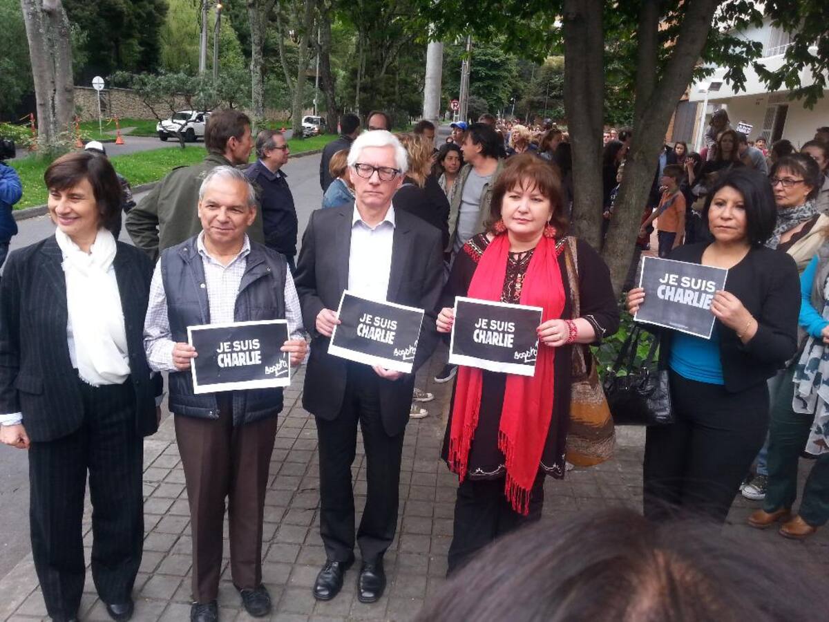 Bogotá también marchó contra el terrorismo y la libre expresión, después de los hechos ocurridos esta semana en París.