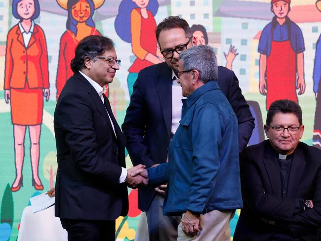 ¿Debe el Gobierno Petro terminar las negociaciones con ELN? Así opinan desde el Congreso