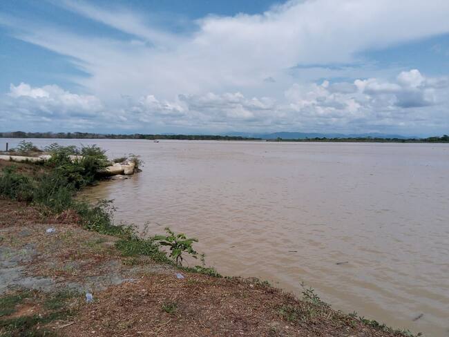 Corriente del rio Cauca sobrepasa Jarillón de Caregato en construcción/ Foto W Radio
