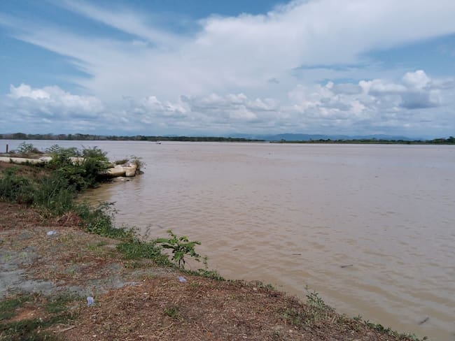 Corriente del rio Cauca sobrepasa Jarillón de Caregato en construcción/ Foto W Radio
