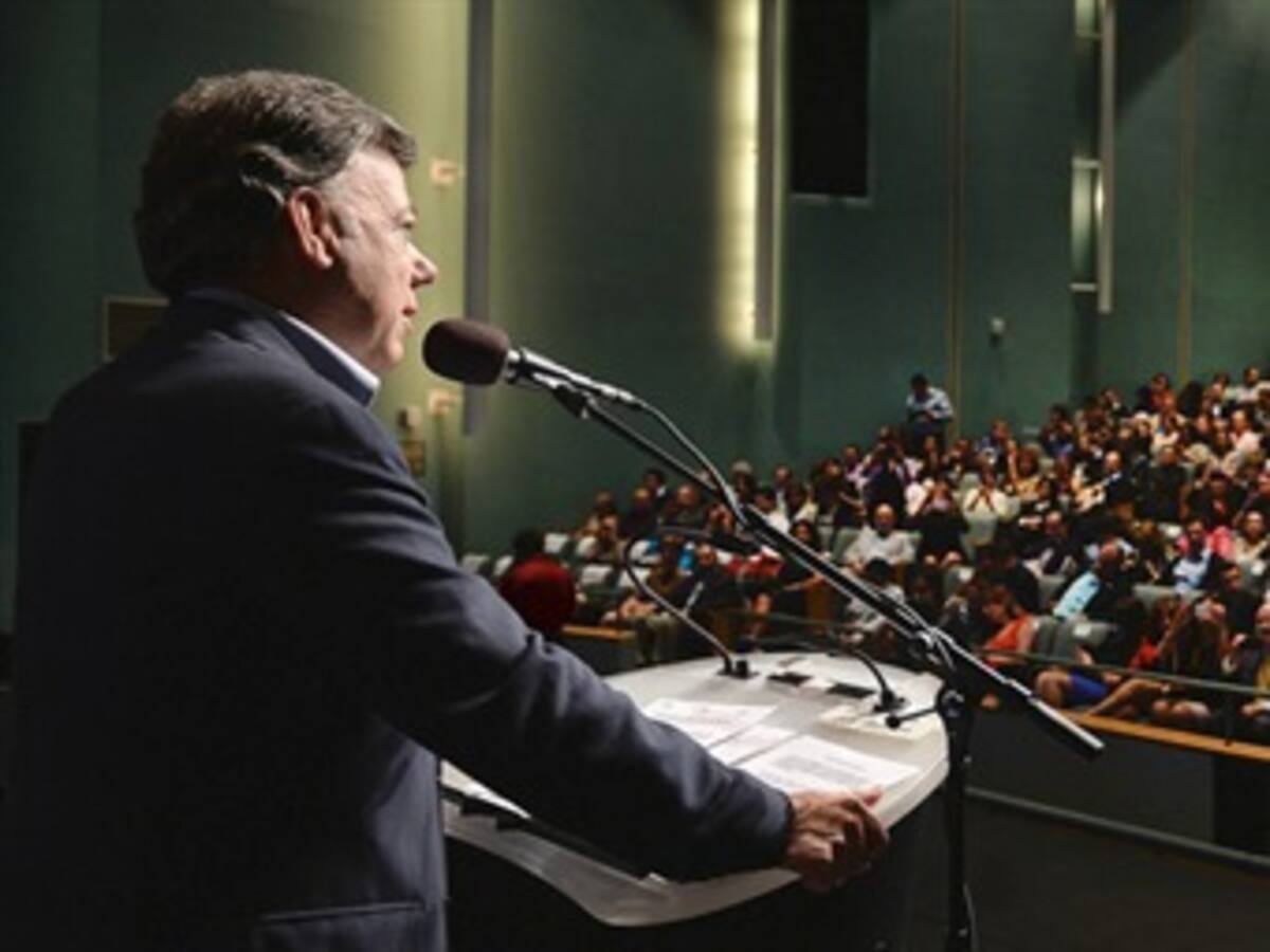 Presidente Santos dijo que Colombia entera lamenta muerte del escritor Álvaro Mutis