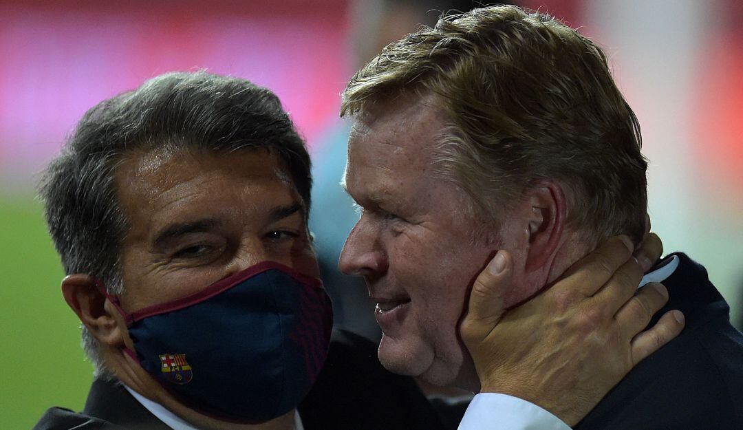 Joan Laporta junto a Ronald Koeman.