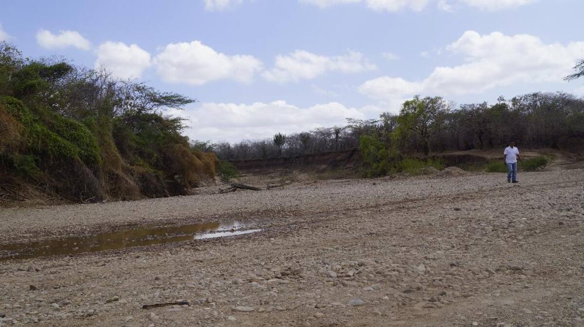 Recorrido de Caracol Radio por las zonas que aguantan sed. Fotos de Luis Enrique Rodríguez