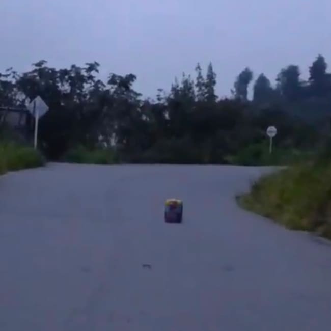 Cierre vía Ituango- Medellín por presencia de explosivo. Cortesía: Gobernador de Antioquia, Andrés Julián Rendón