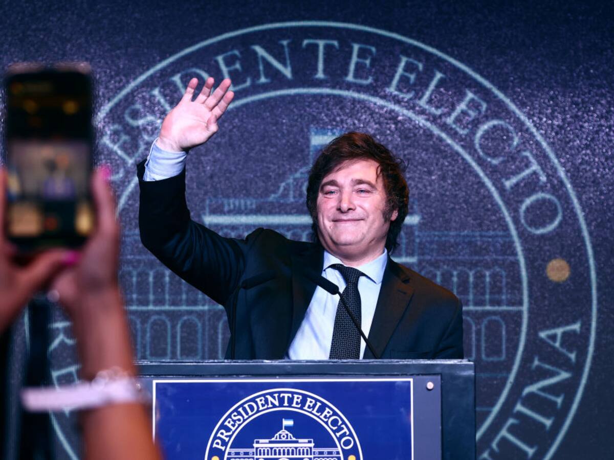 ¿Quién es Javier Milei? Lo que debe saber sobre el nuevo presidente de Argentina