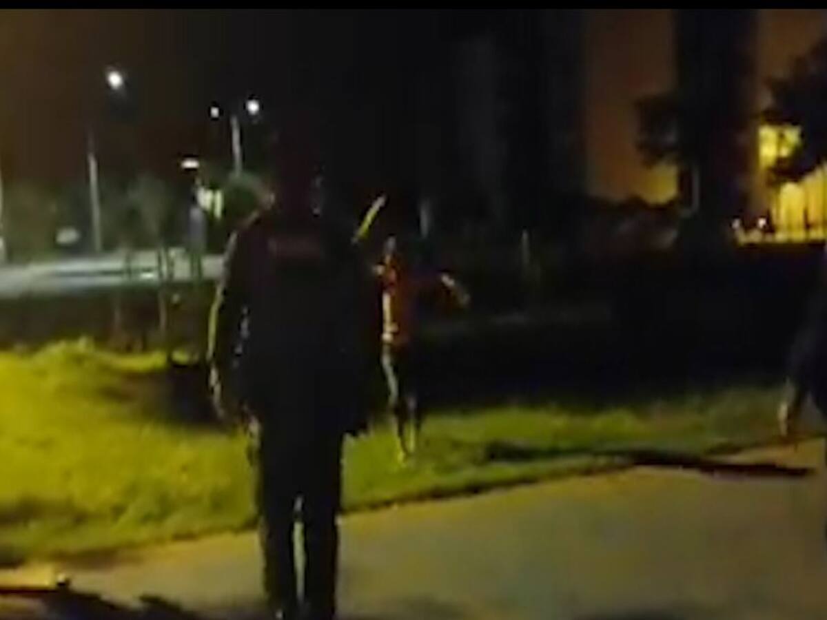 Con pistola Taser detienen a un hombre que pretendía agredir a otra persona