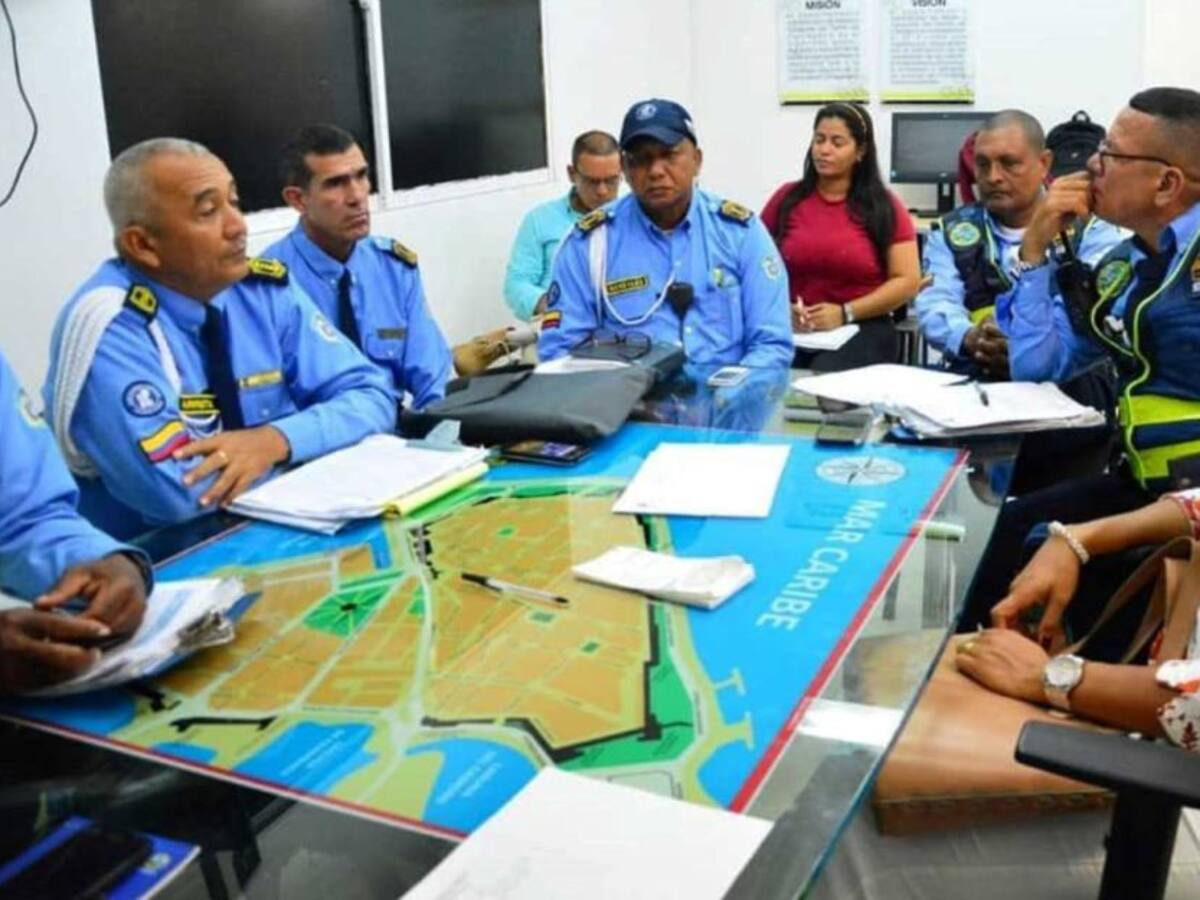 Nada que les pagan a los agentes de DATT los tres meses que les adeudan