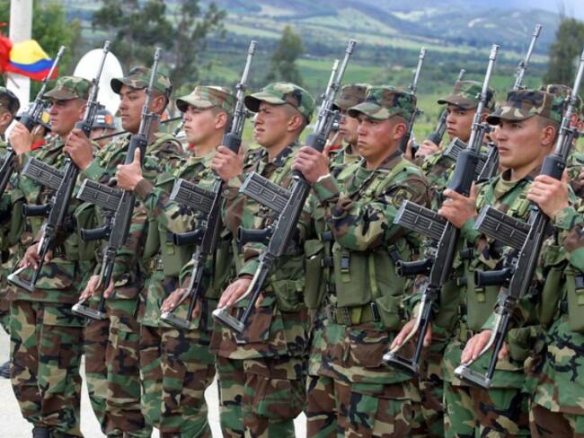 Ejército no puede reclutar a estudiantes de bachillerato así sean mayores de edad