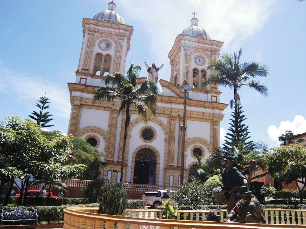 Pueblo de Boyacá comparado con paisajes europeos: Su nombre tiene 7 letras y es de clima templado