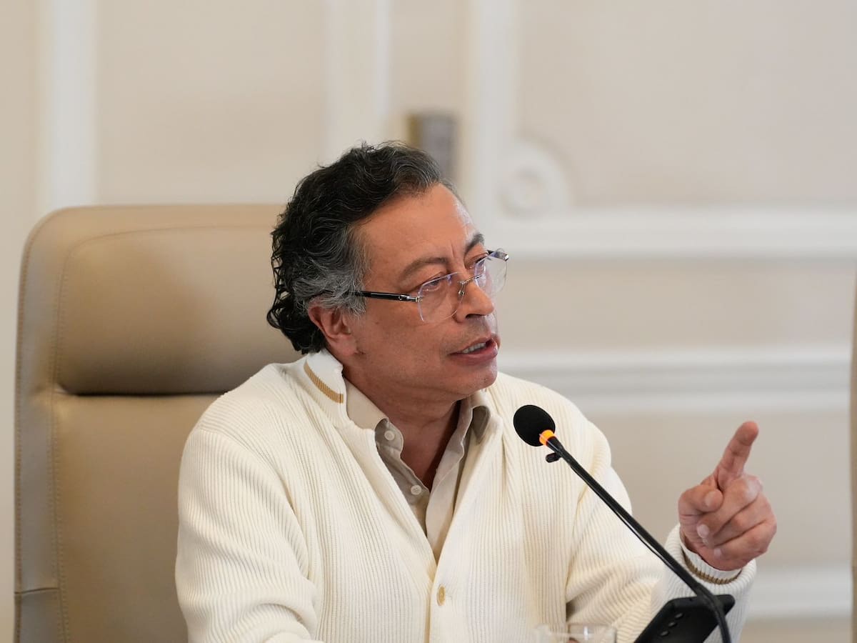 “Hago y haré siempre lo mismo cuando el peligro acecha”: Petro sobre días de ausencia en redes