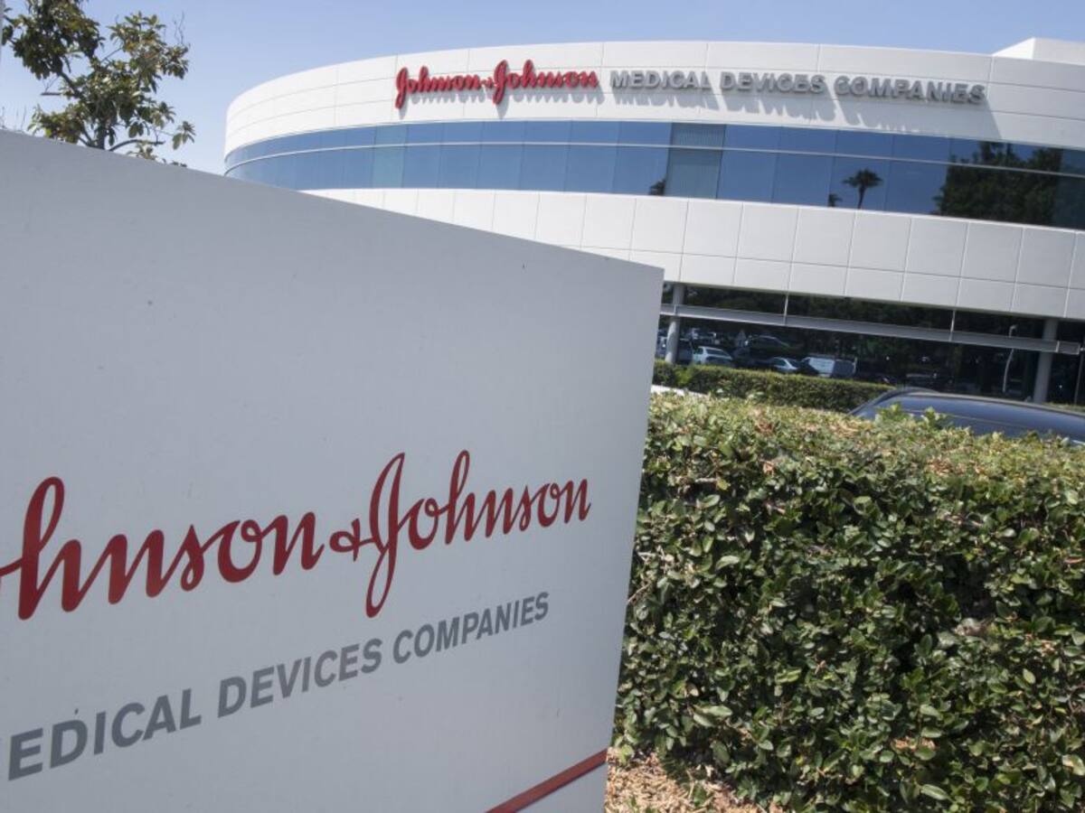 Reino Unido aprueba uso de vacuna Johnson & Johnson
