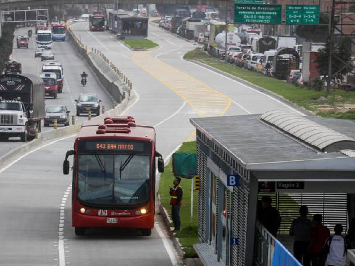 En Transmilenio hay chatarras pintadas de rojo: Asopartes