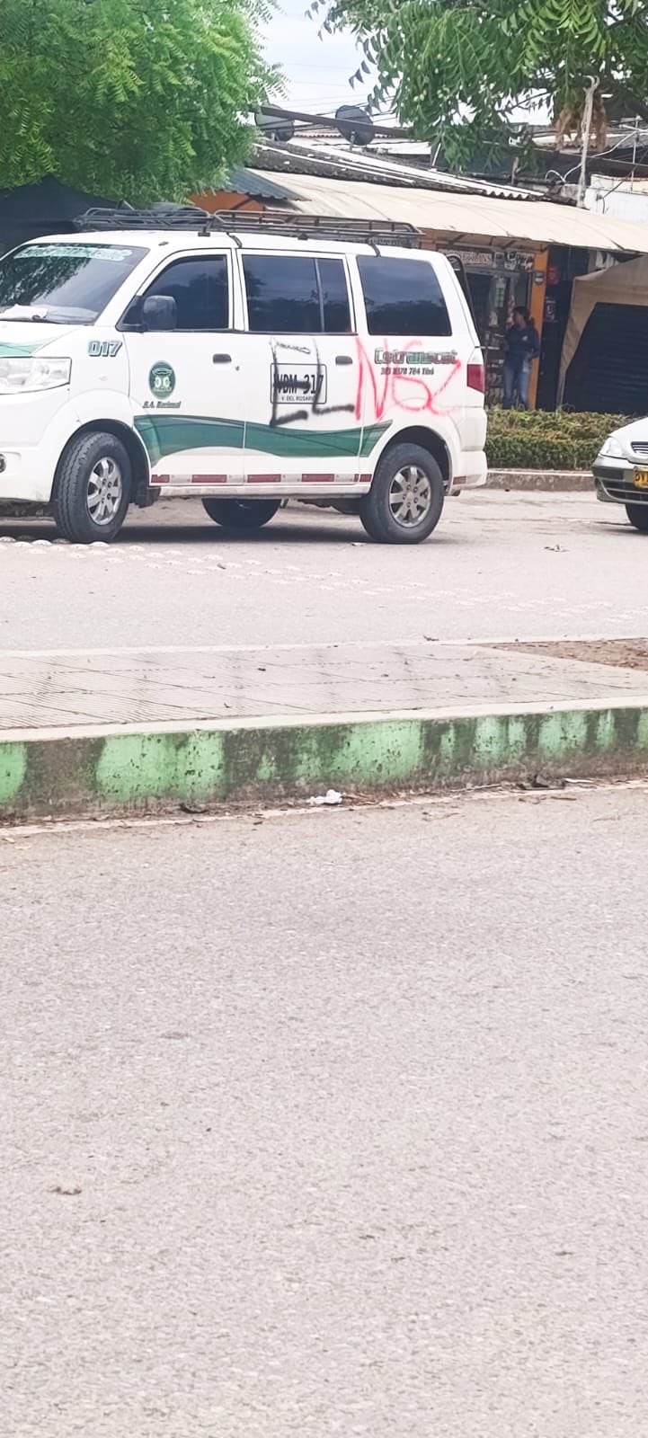 ELN marca vehículos de transporte público en vías del Catatumbo. / Foto: Cortesía.