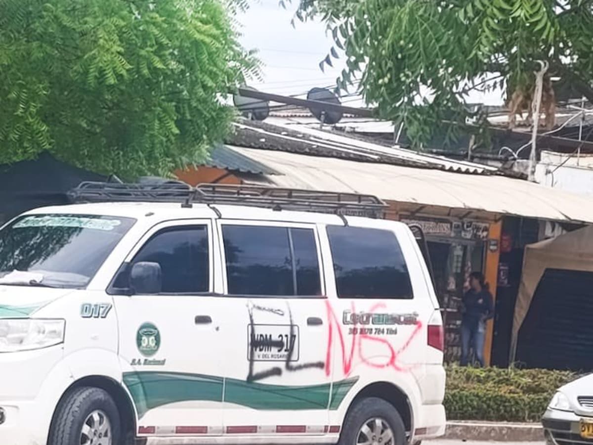 ELN marca vehículos de transporte público en vías del Catatumbo