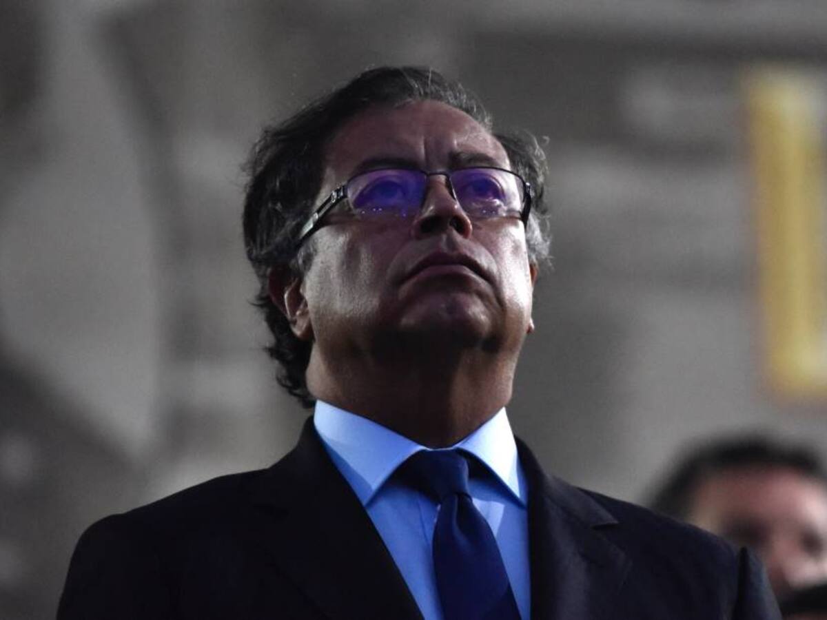 Fiscalía imputa cargos a tuitero que amenazó al presidente Gustavo Petro