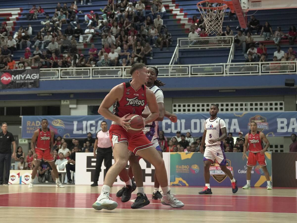 Toros del Valle arranca la temporada con doble victoria y dominio en casa