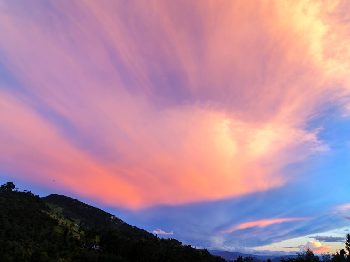 A 2 horas de Bogotá queda el pueblo cundinamarqués con el atardecer más hermoso: Su color es mágico