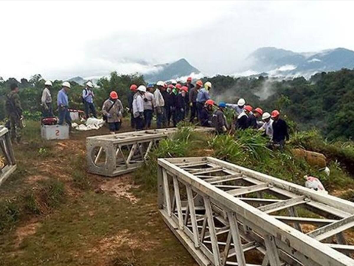 Sin electricidad sigue Caquetá tras atentado de las Farc