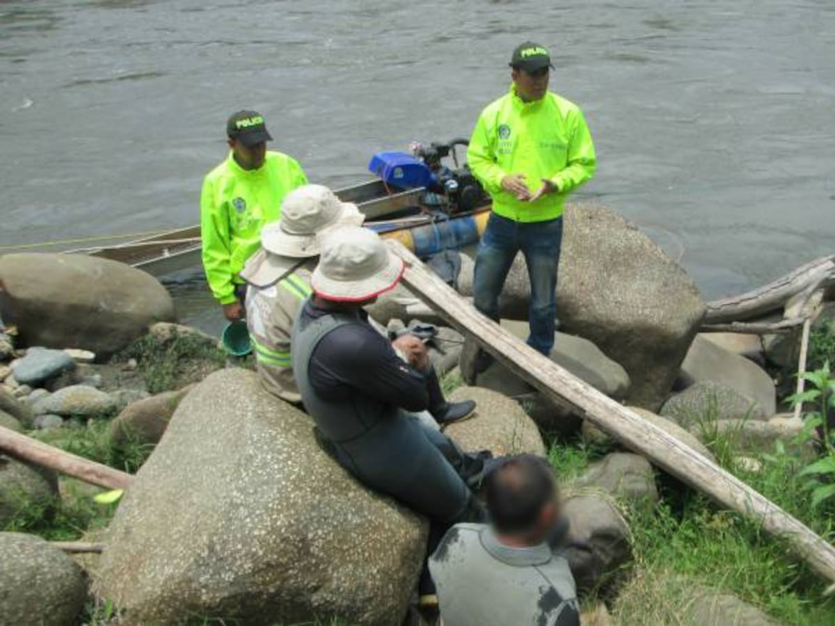 Capturan a tres personas por practicar minería ilegal en Riosucio