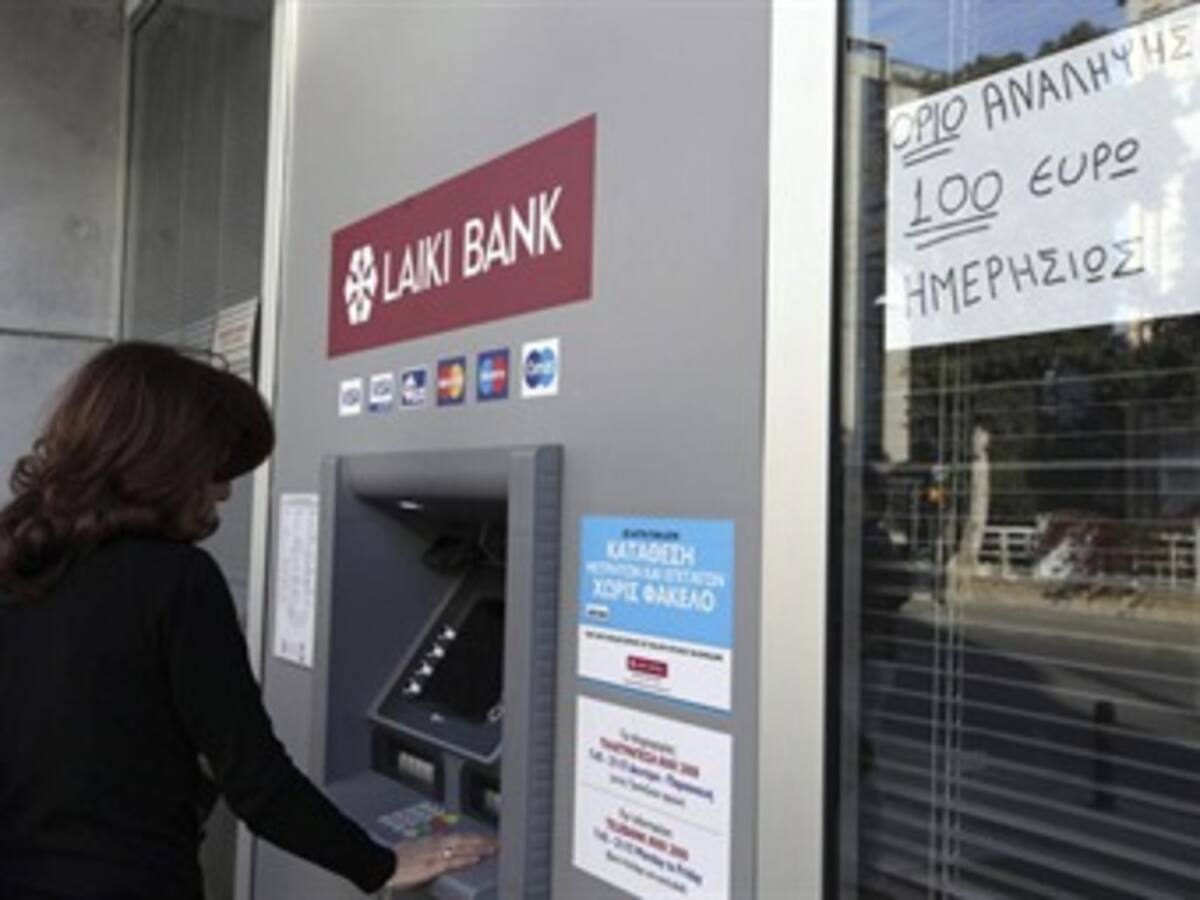 Depósitos en bancos de Chipre de más de 100.000 euros podrían sufrir recorte del 40 %