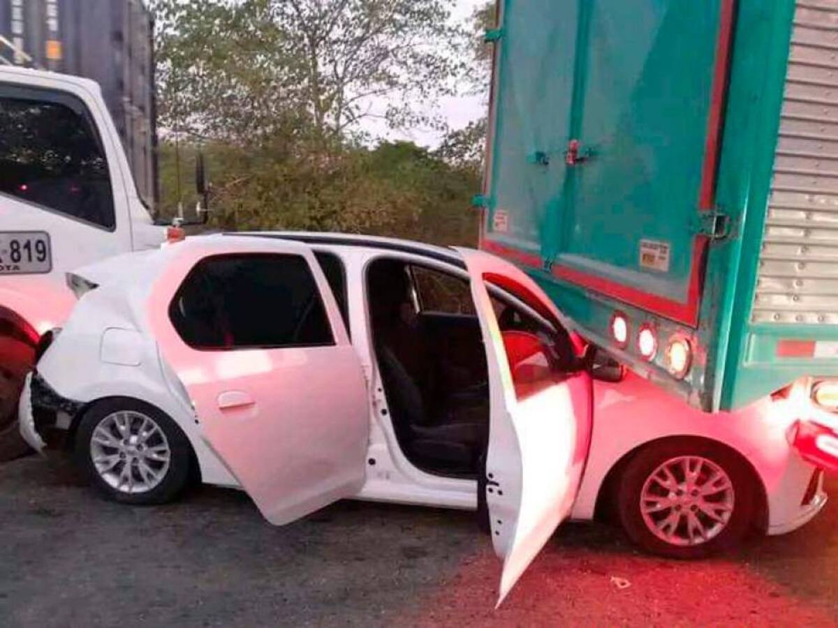 Tres heridos por accidente de tránsito en vía Zambrano y Plato- Magdalena