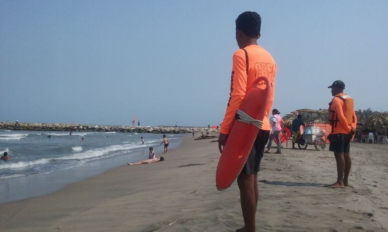 Durante el puente de Semana Santa habrá 60 unidades de atención con salvavidas para vigilar a los bañistas.