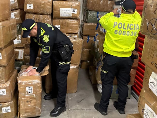 6.600 pares de zapatos de contrabando incautados en Medellín. Foto: Alcaldía de Medellín.