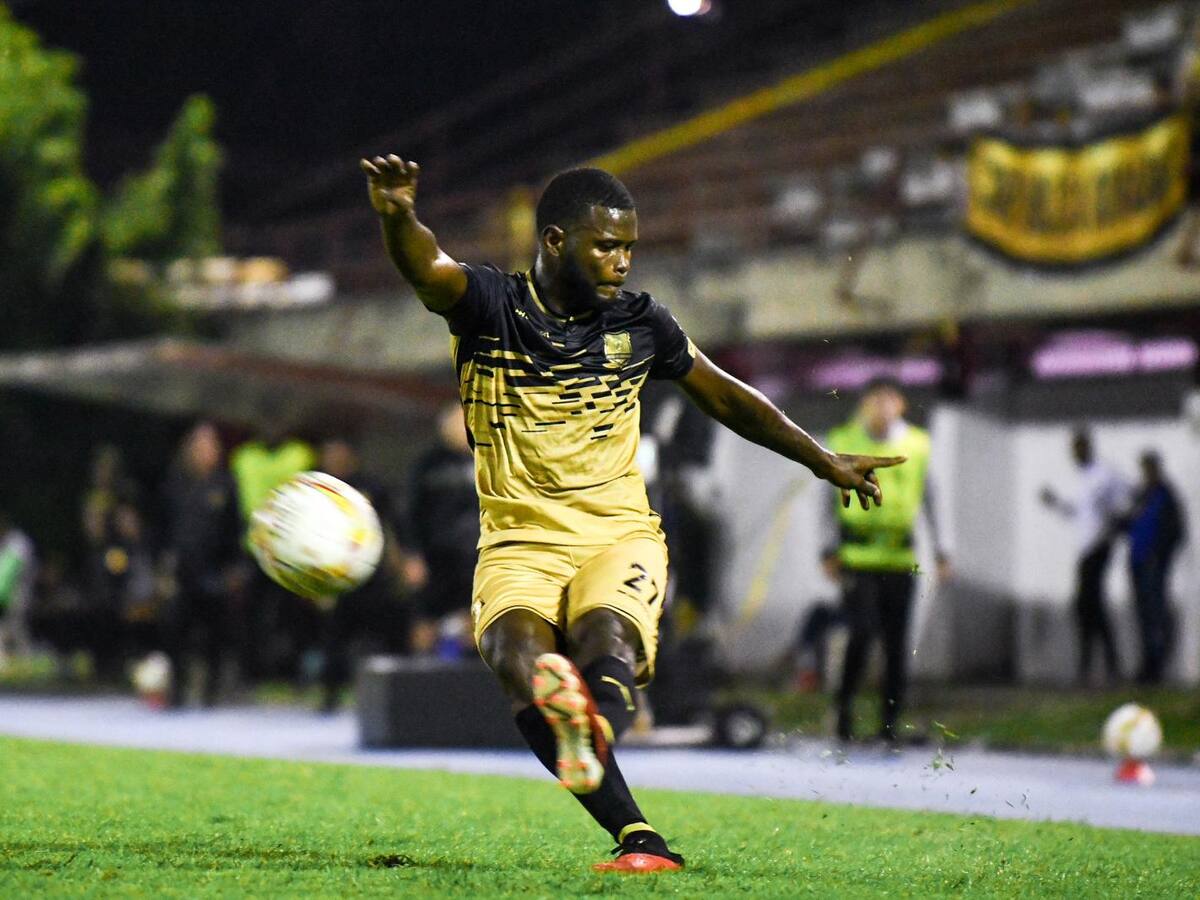 Con penalti polémico, Águilas Doradas debutó en Sincelejo con victoria sobre Patriotas