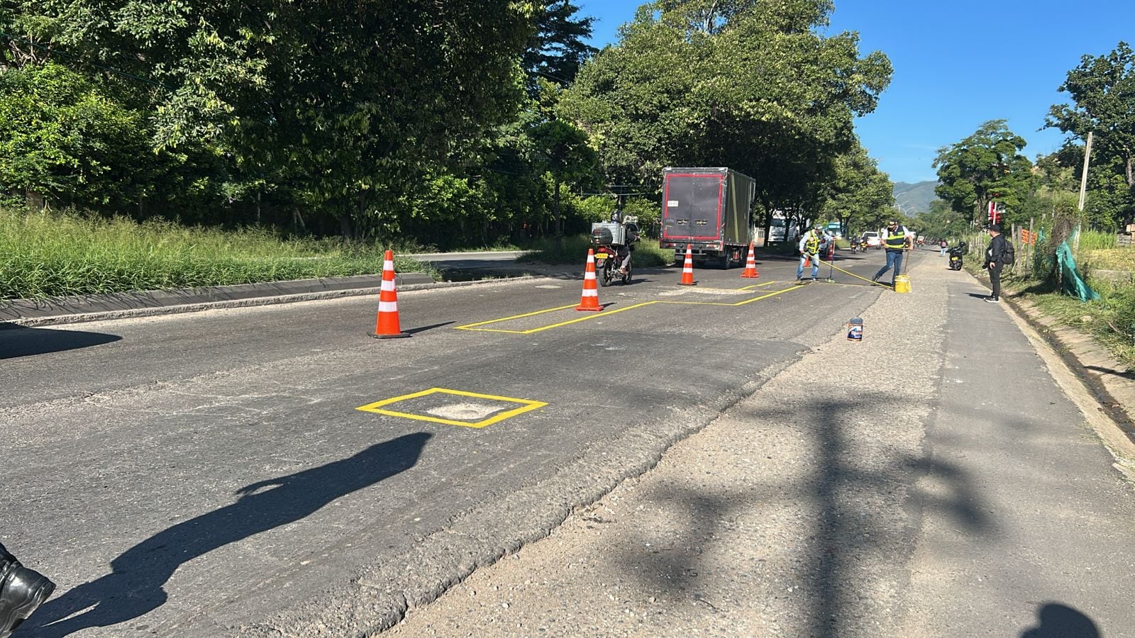 El llamado de atención al gobierno nacional por el mal estado de la carretera en el anillo vial. Foto: Caracol Radio. 