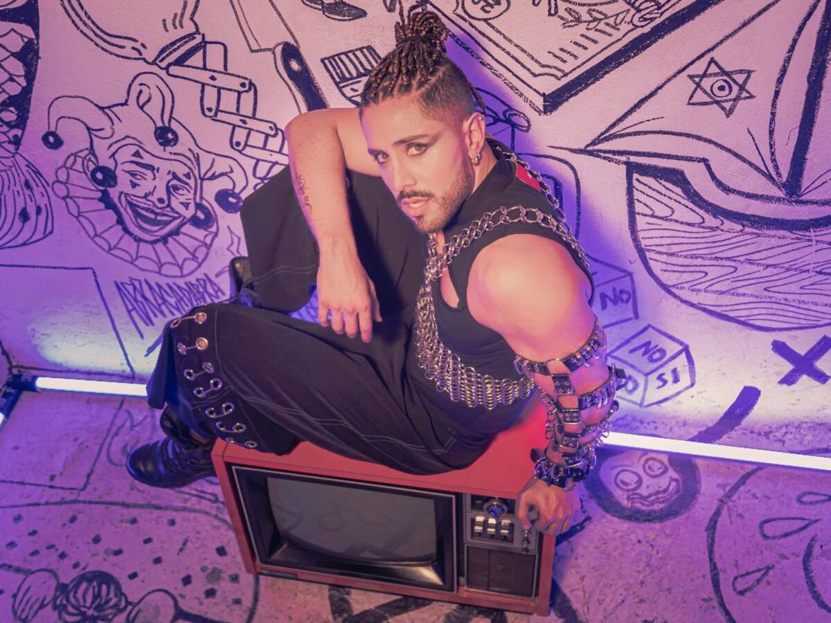 La música de Nik Salazar en apoyo de las víctimas de “matoneo”