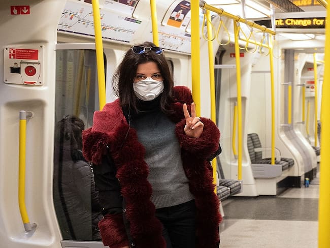 Poca afluencia de personas en el transporte público de Londres, en Reino Unido, por las medidas restrictivas de movilidad ante el coronavirus.