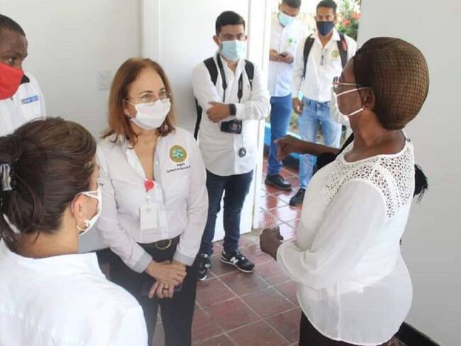Olga Acosta Amel, secretaria de Educación de Cartagena en charlas con personal educativo