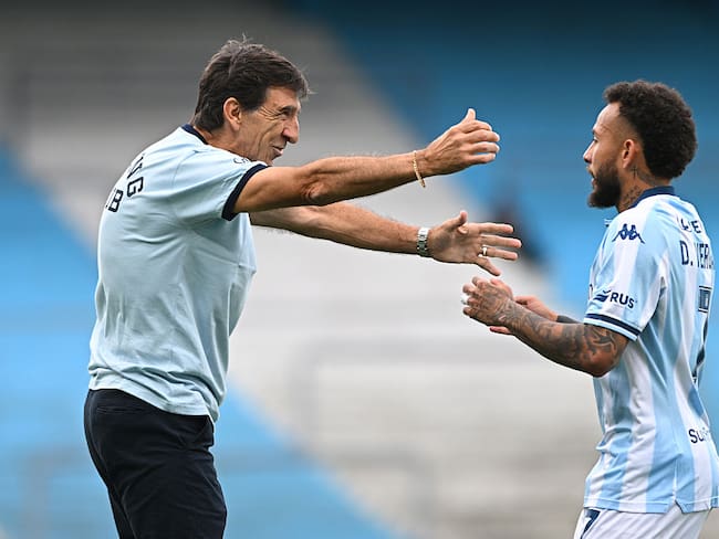 Duván Vergara con Gustavo Costas / Getty Images