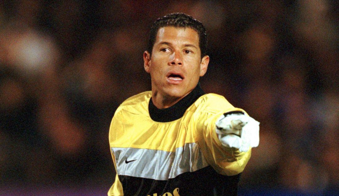 Óscar Córdoba vistiendo la camiseta de Boca Juniors.