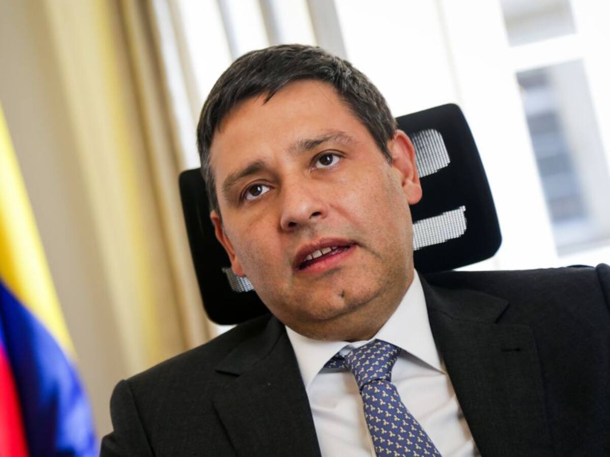 Lizcano denunció billonario gasto en nóminas paralelas en gobierno Duque