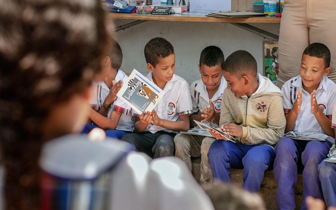 *Beneficiados del proyecto ‘Es Tu Día’ de instituciones educativas de su zona de influencia en el Cesar.