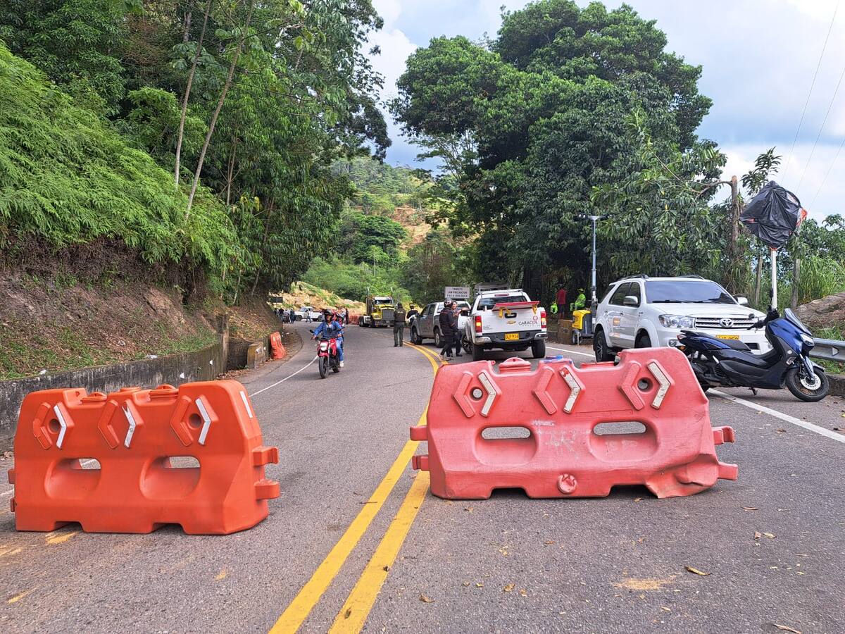 Bloqueos viales en Santander por más de 30 horas: gobernador se reúne con Min.Transporte