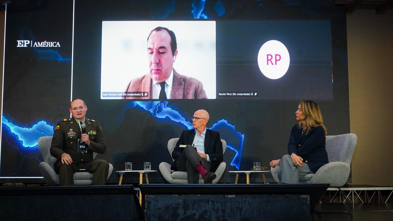 Las respuestas al crimen transnacional y el contrabando fueron el tema central en la conversación inicial del foro. | Foto: Caracol Radio