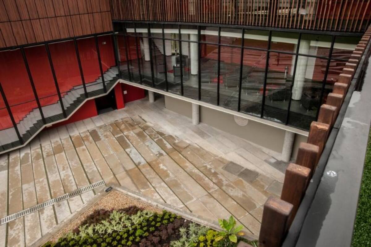 Vista de la entrada principal.