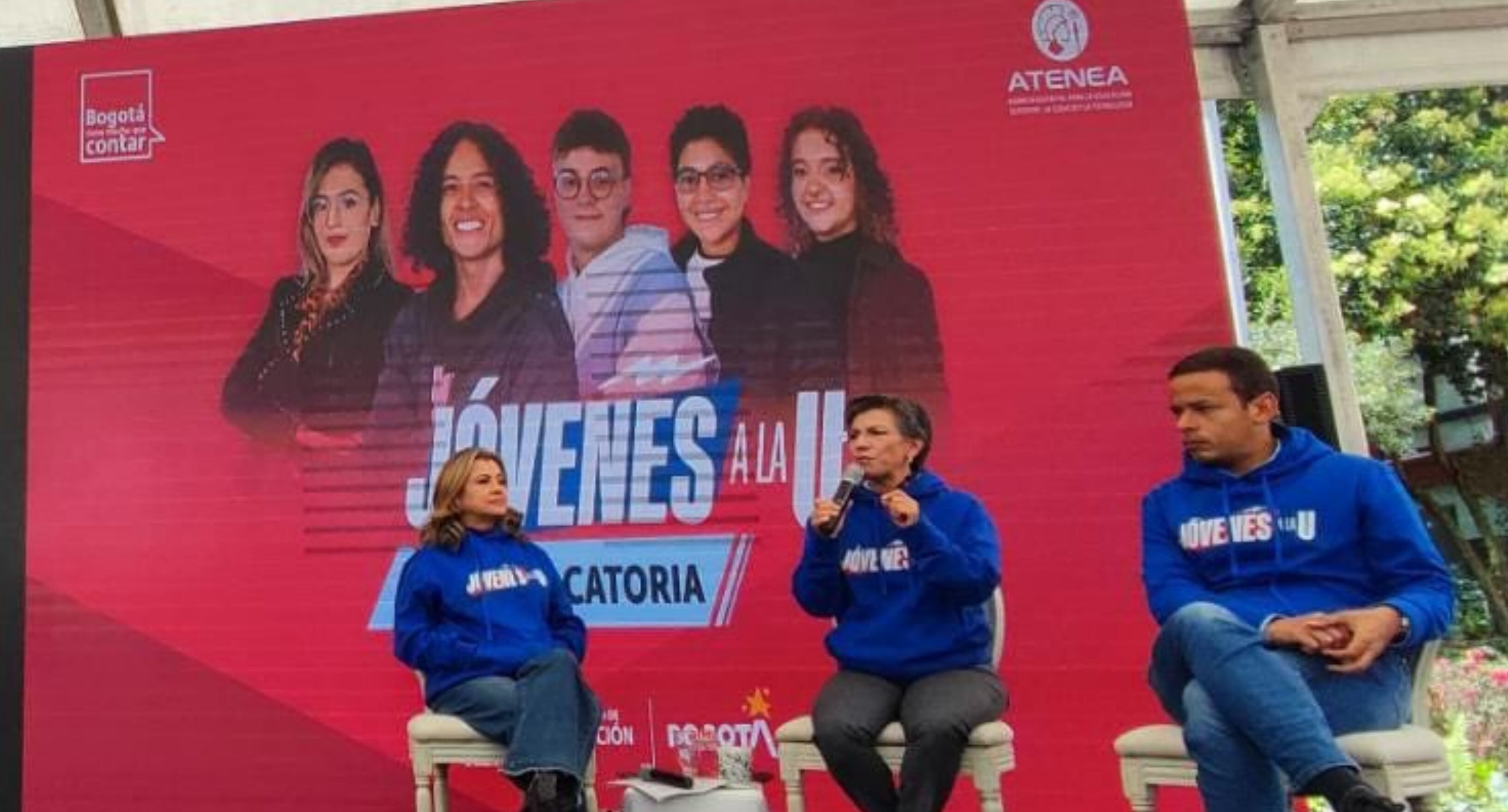 Jóvenes A La U. Foto Twitter: Director General IDPAC @alex_reina