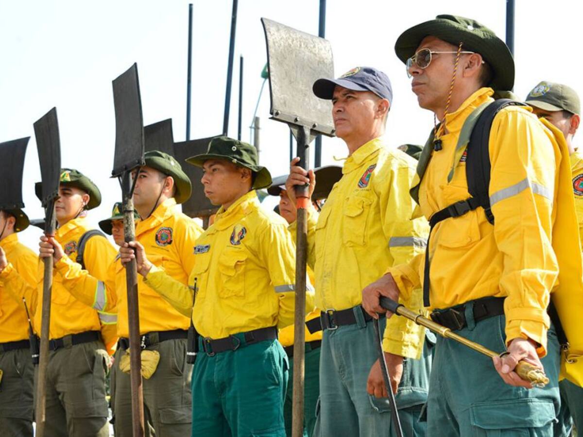 La CVC entregó implementos para combatir incendios forestales en Cali